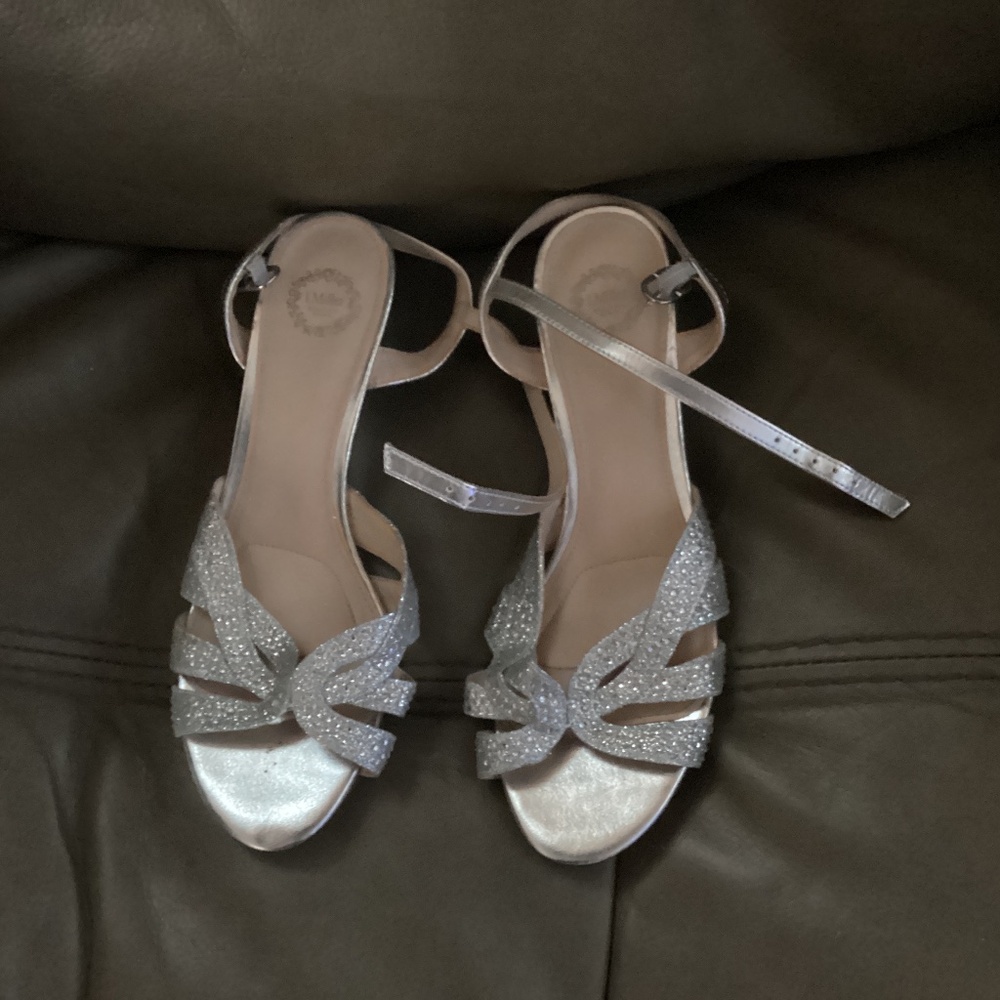 Dress shoes